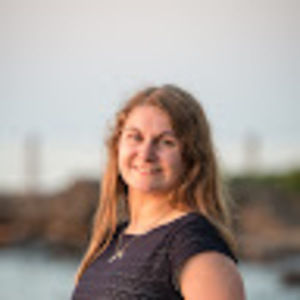 Meet your Posher, Caitlin